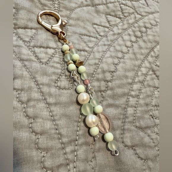Handmade Beaded Freshwater Pearl Bag Charm Keychain 5” - Picture 5 of 5